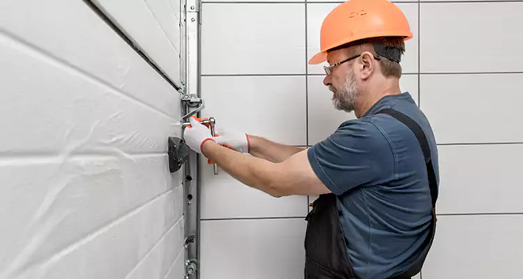 Emergency Garage Door Repair in Apopka, FL