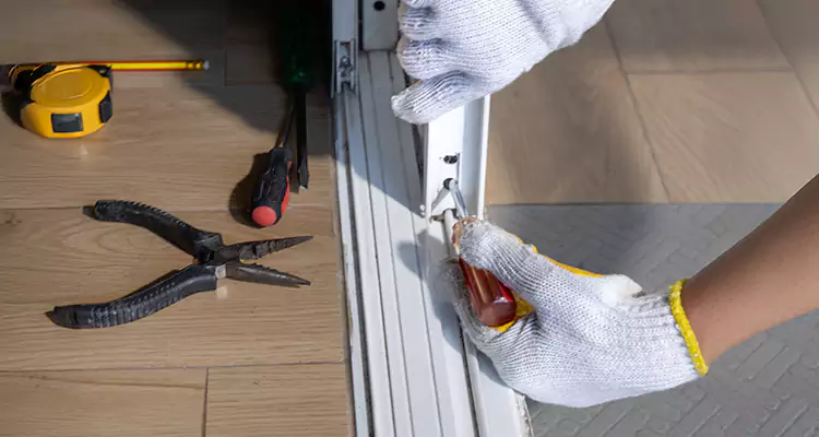 Screen Door Wheel Replacement in Apopka, FL