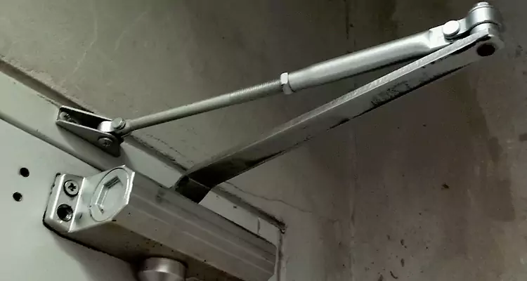 Door Closer Parallel Arm Installation in Apopka, FL