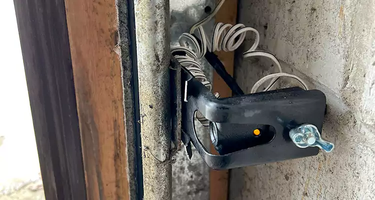 Fix Broken Garage Door Sensor in Apopka, FL