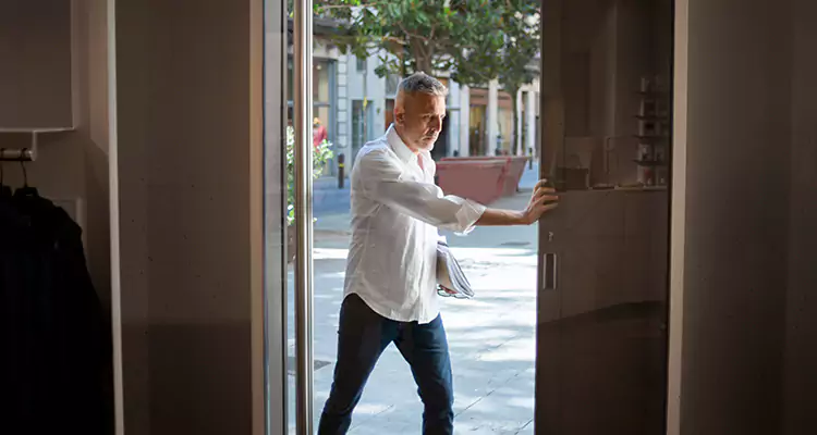 Track Cleaning and Repair for Stuck Doors in Apopka, FL