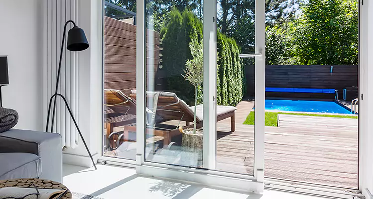 Fixing A Sliding Screen Door Roller in Apopka, FL